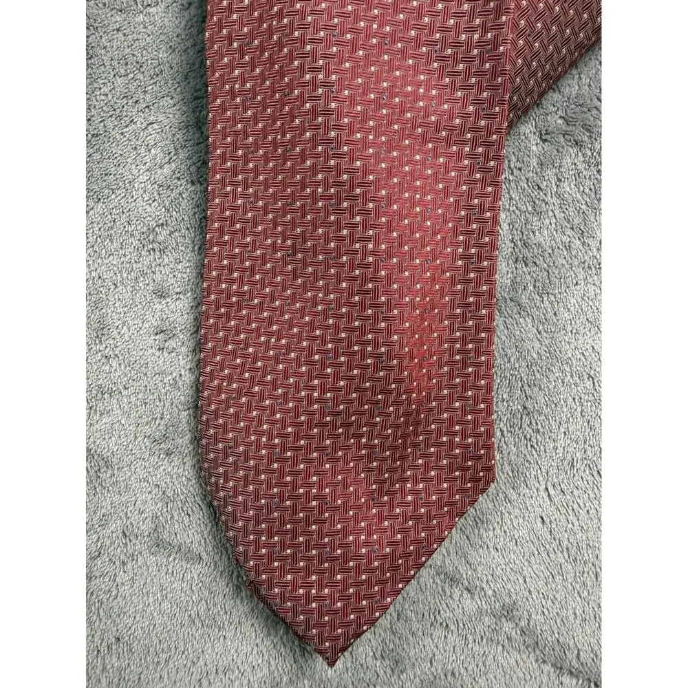 Kenneth Cole New York Mens Silk Tie Red‎ Geometric Woven Pattern Hand Made